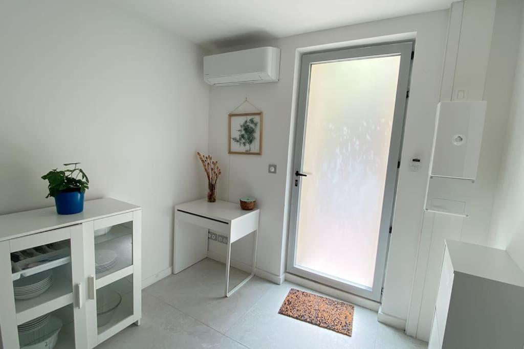 Apartment T2 Neuf, Terrasse, Centre Ville, 8min Comedie *